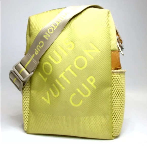 Louis Vuitton crossbody bag - Picture 1 of 7